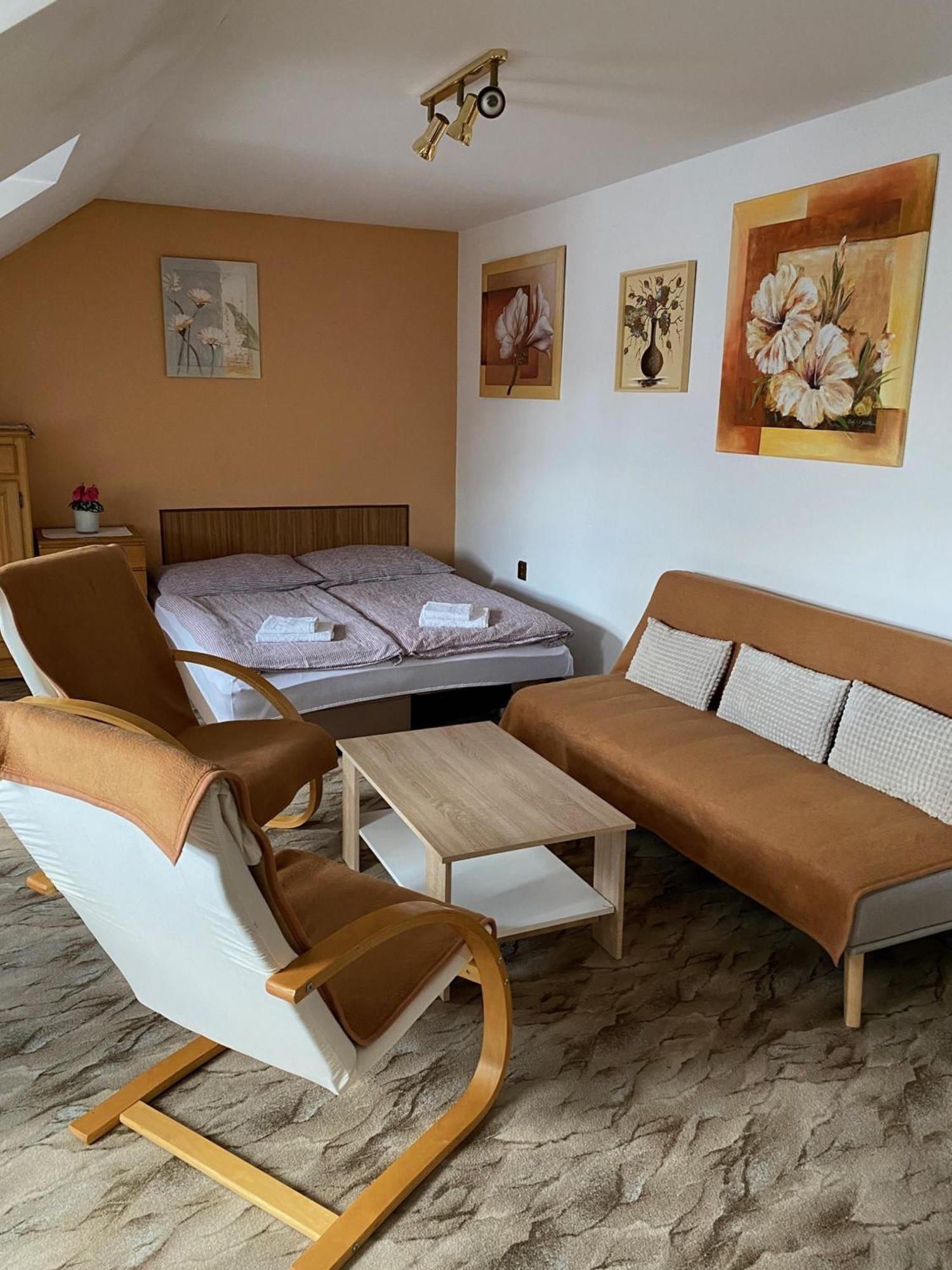Apartment Na Ostrove Beroun *